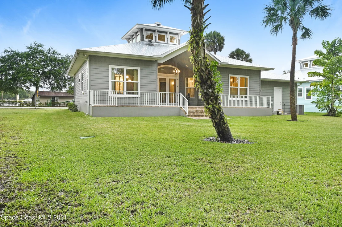Photo of 2215 Bryan Street