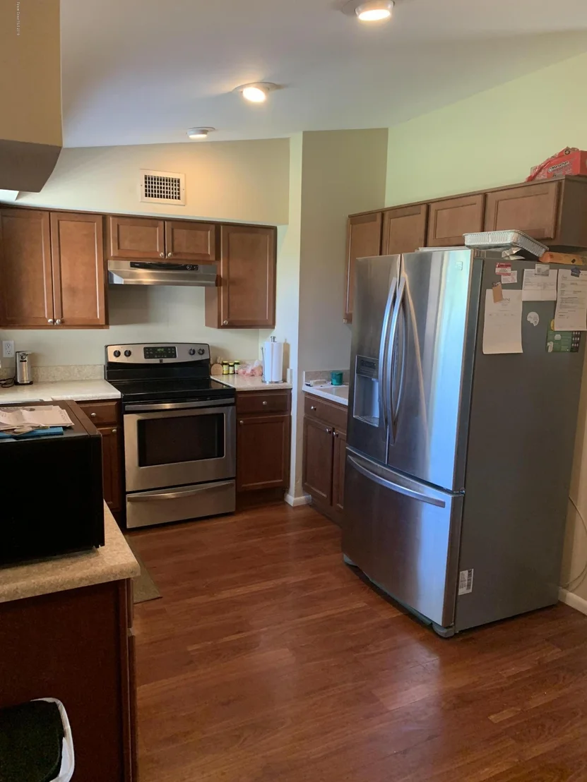 Photo of 3077 Abbott Avenue NE
