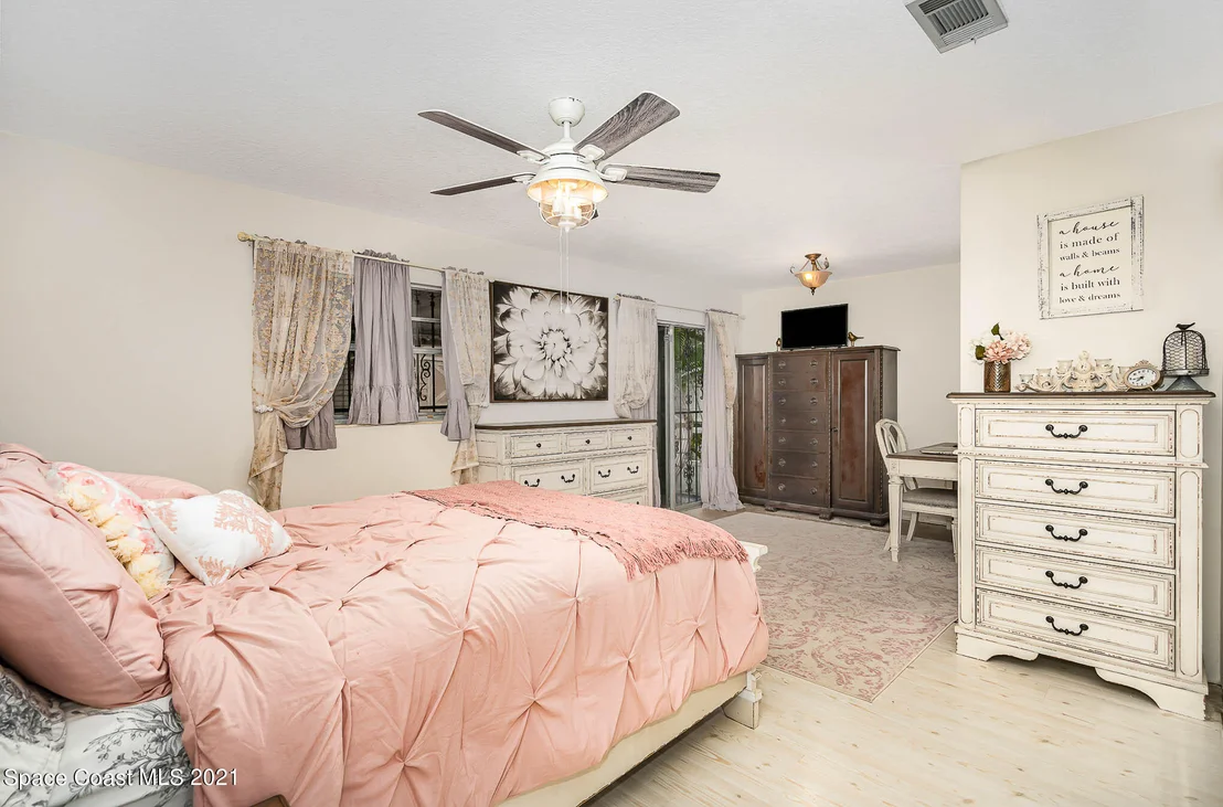 Photo of 525 Live Oak Street