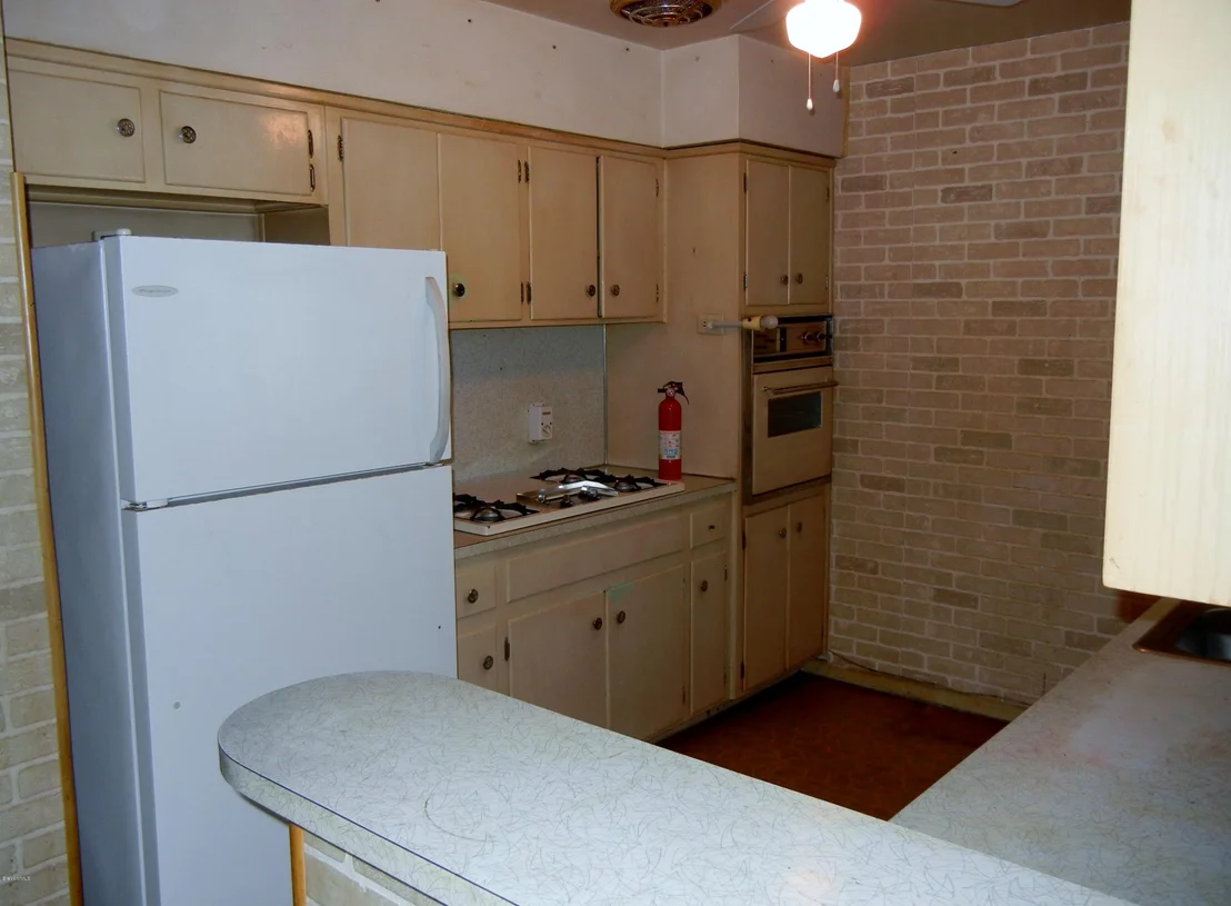 Photo of 2425 Allan Adale Road