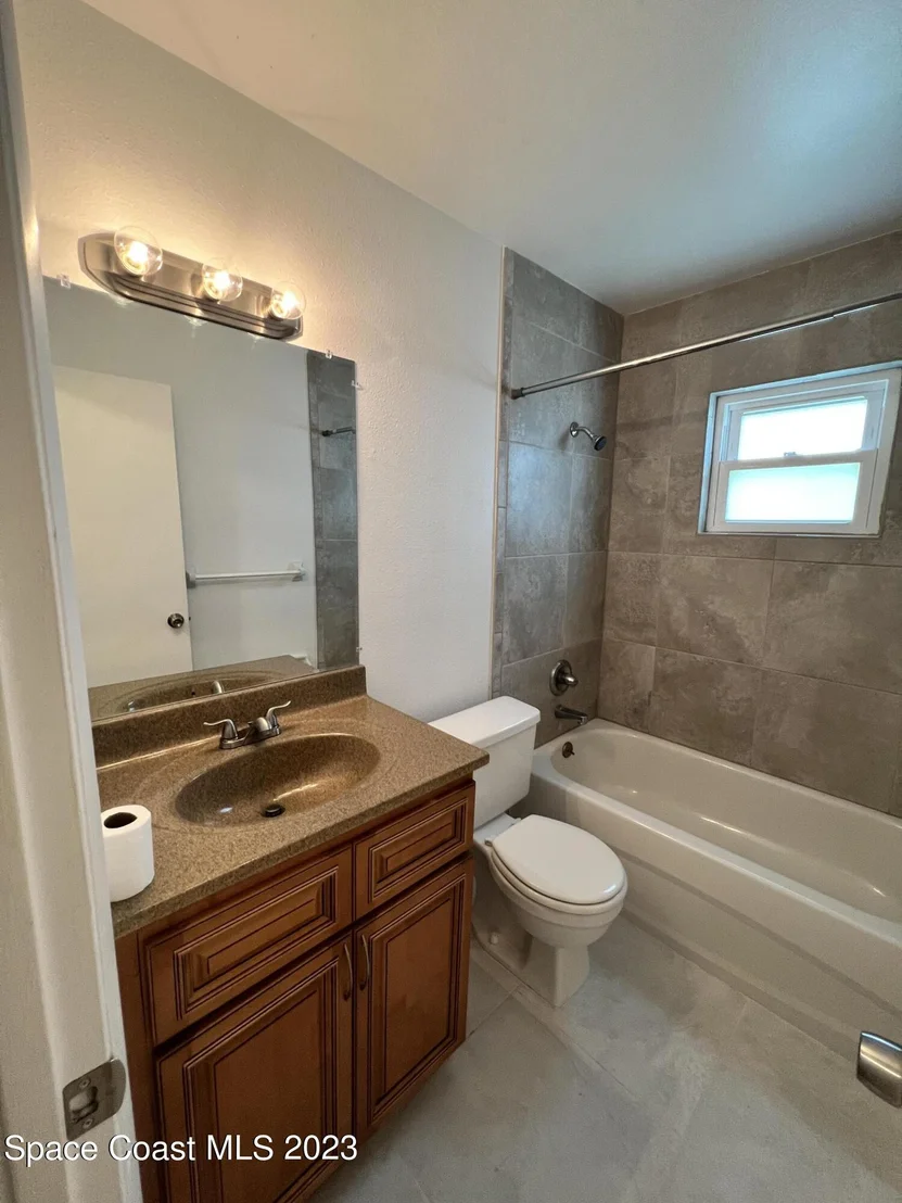 Photo of 2879 Lancaster Road