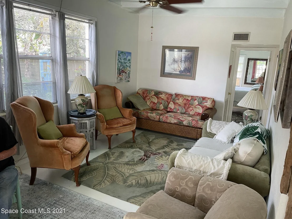 Photo of 1631 Old Colonial Way