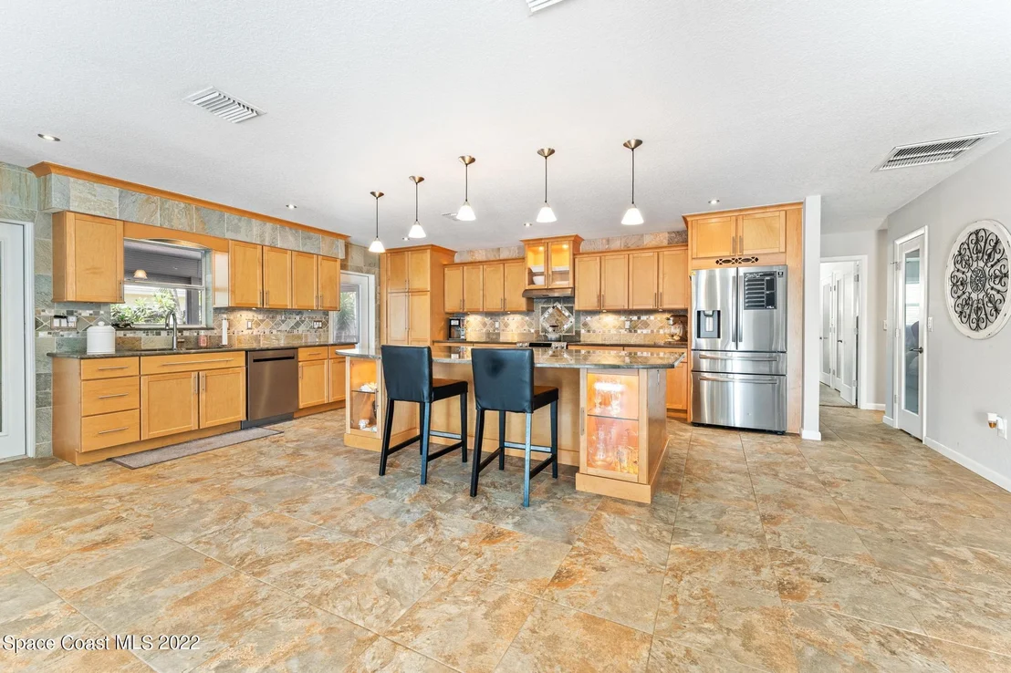 Photo of 220 Pineapple Street