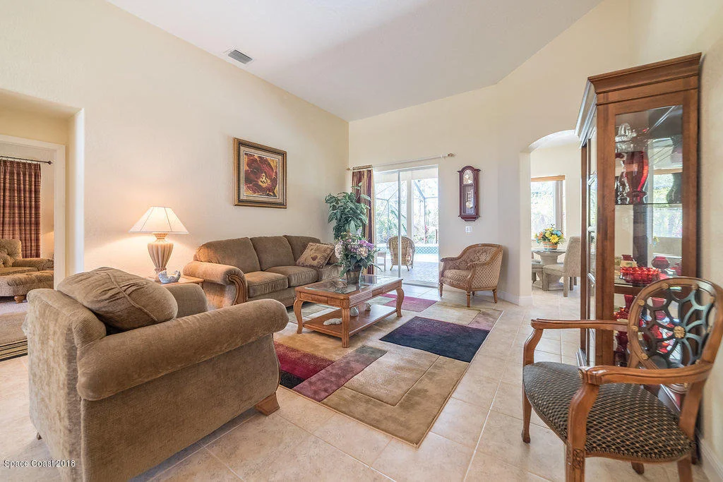 Photo of 106 SE Ridgemont Circle SE