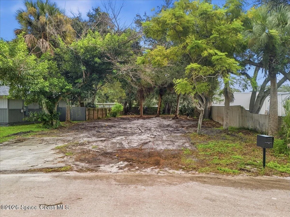 Photo of 1923 Poinsetta Boulevard