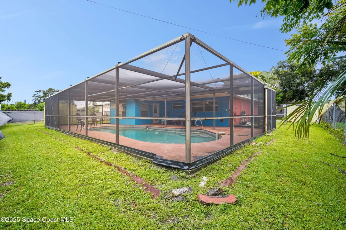 Photo of 1030 Cable Lane NE