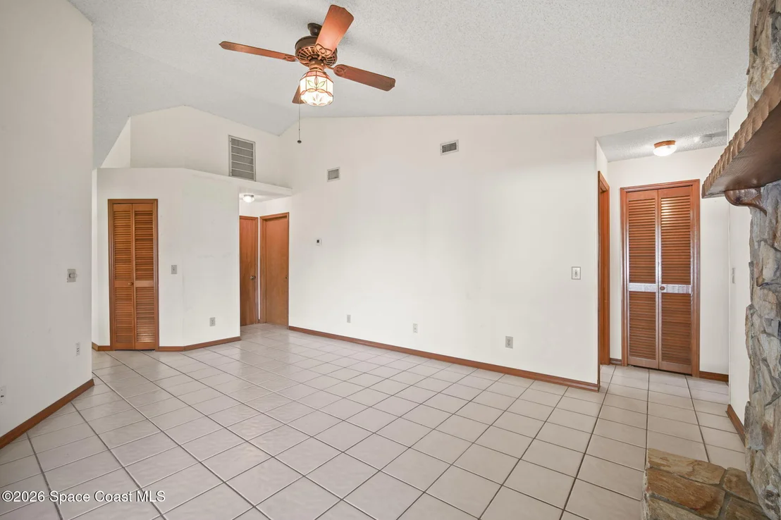 Photo of 1246 Lakeview Drive
