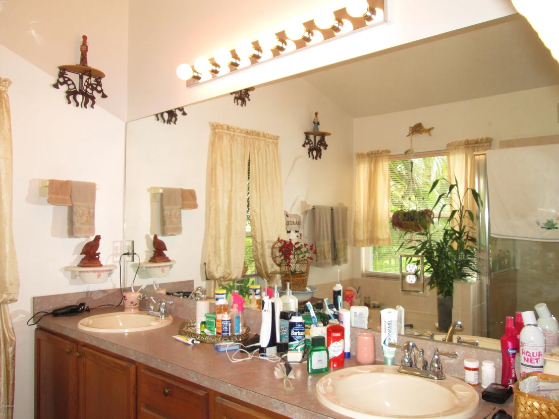 Photo of 940 Shaw Circle