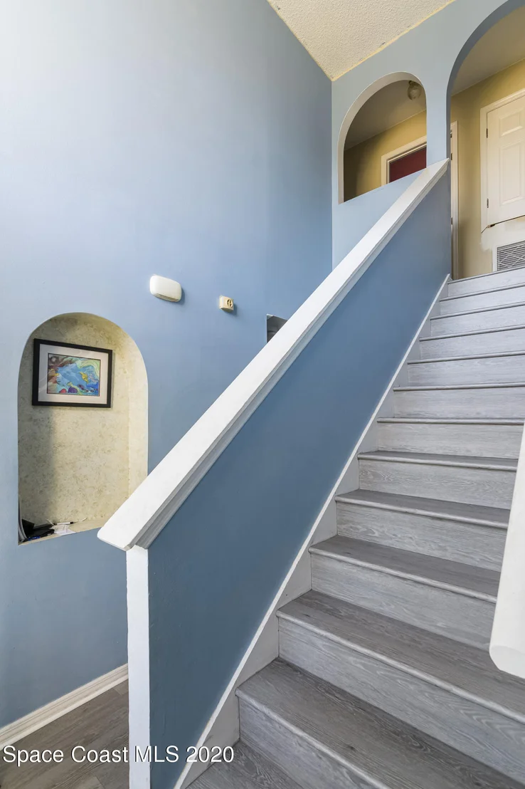 Photo of 1249 White Oak Circle
