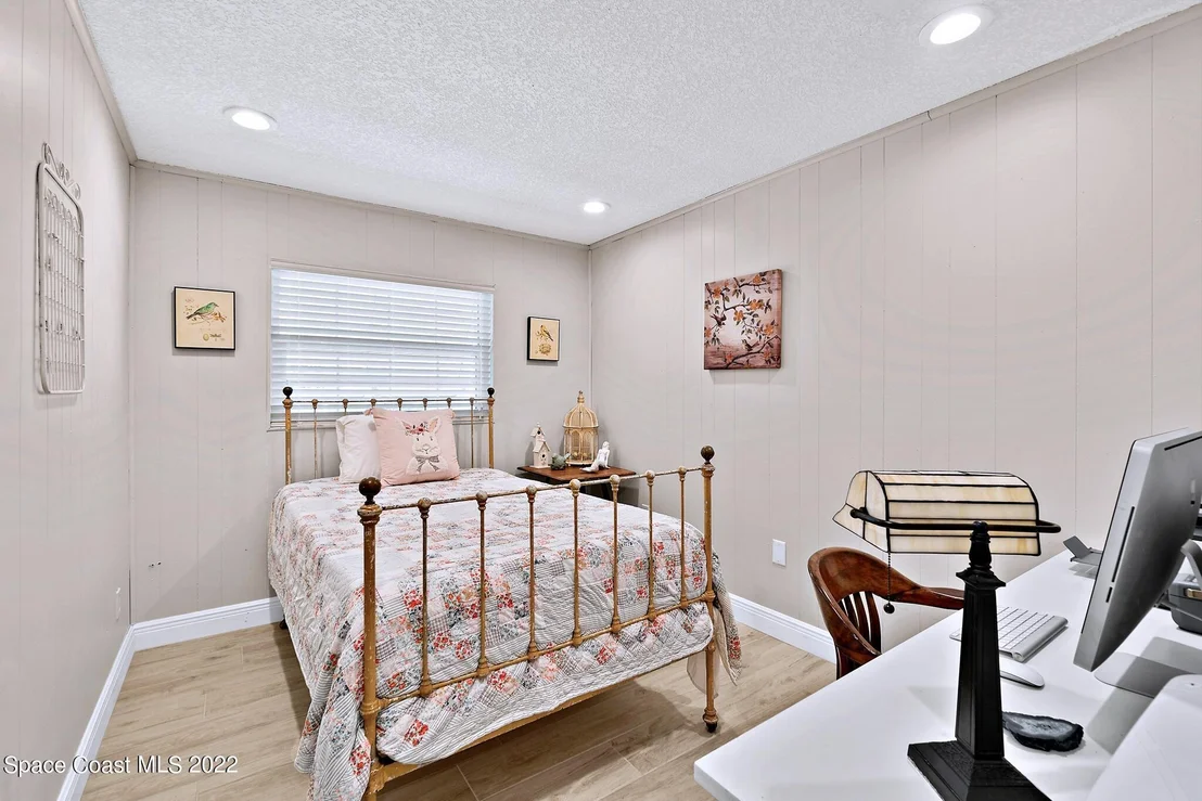 Photo of 130 Oakledge Drive