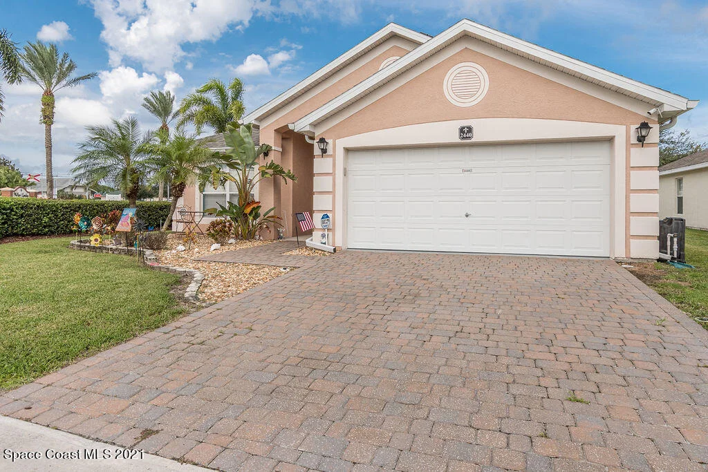 Photo of 2440 Bridgeport Circle