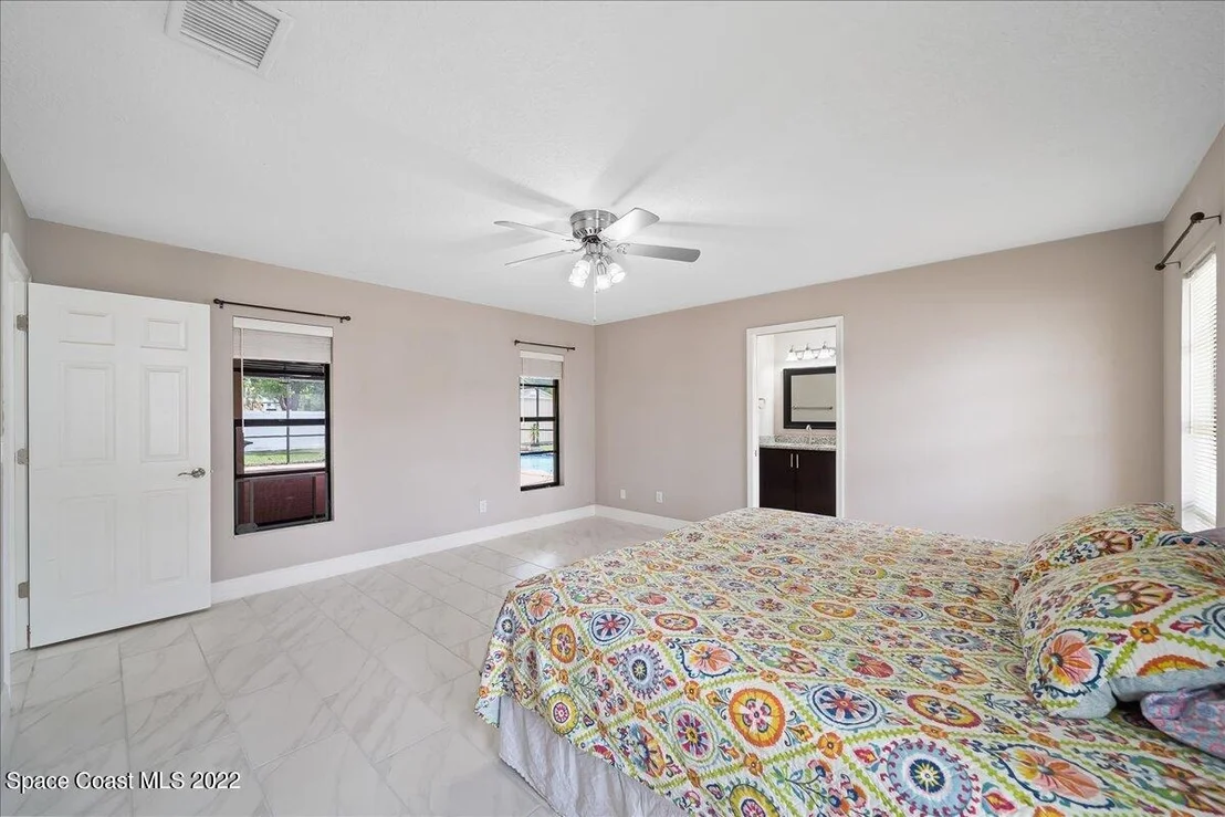 Photo of 926 Waialae Circle NE