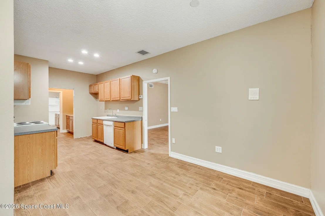 Photo of 2326 Holder Road