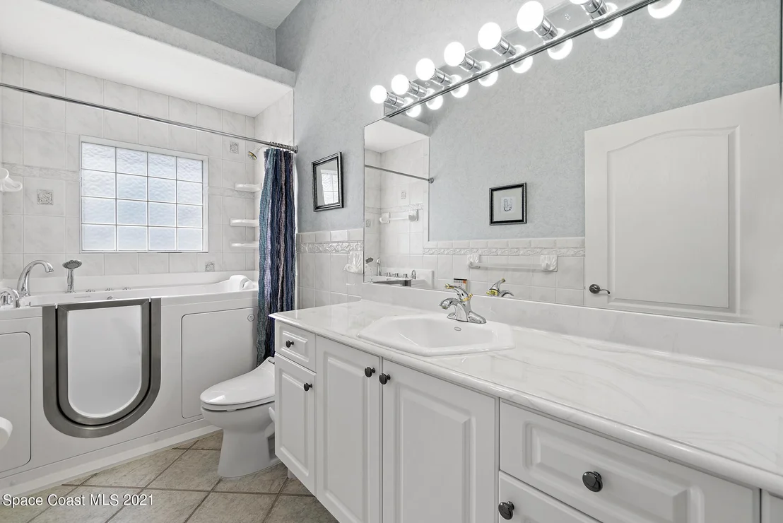 Photo of 502 Topsail Drive