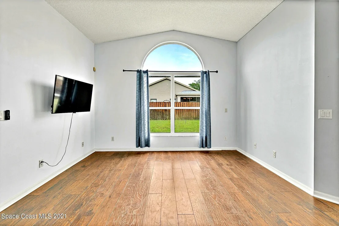 Photo of 8050 Bracken Lane