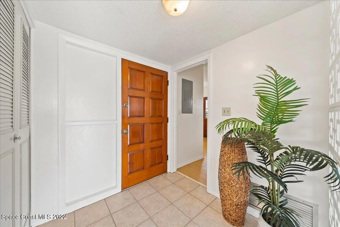 Photo of 752 Bianca Drive NE