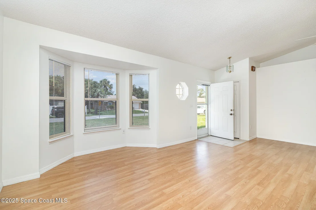 Photo of 6856 Buxton Avenue