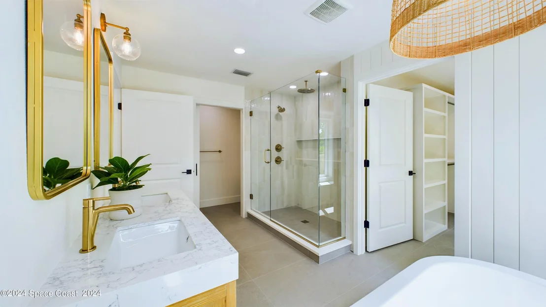 Photo of 396 Riverview Lane