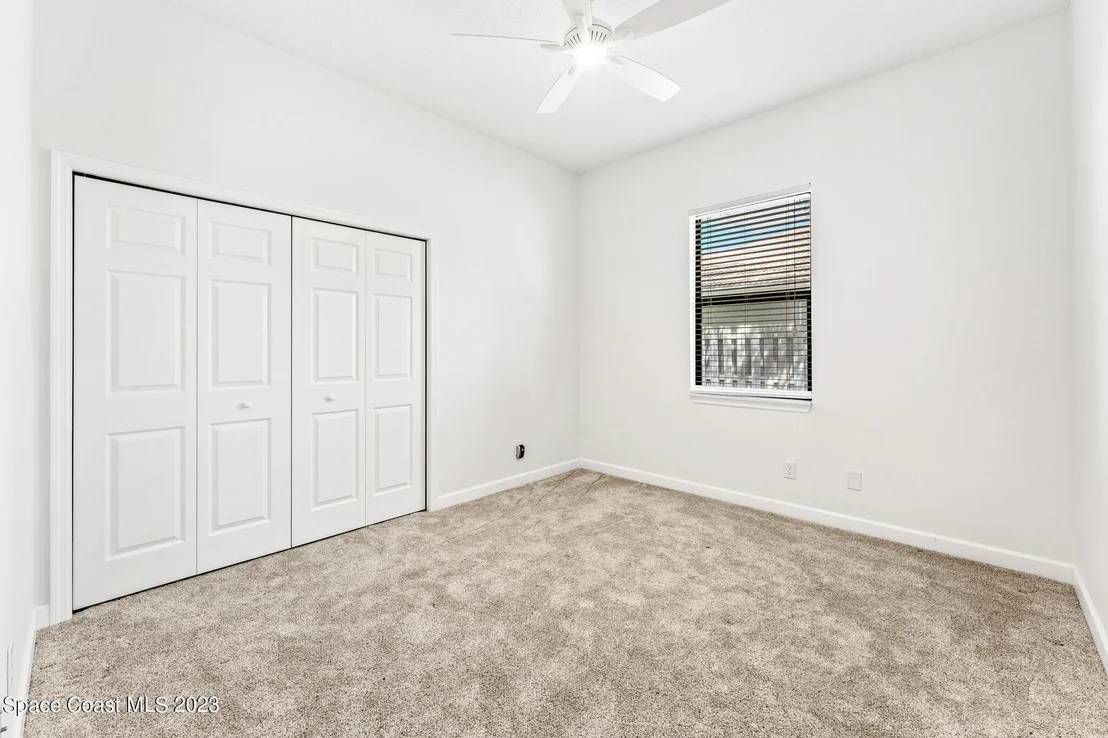 Photo of 423 Flanders Drive