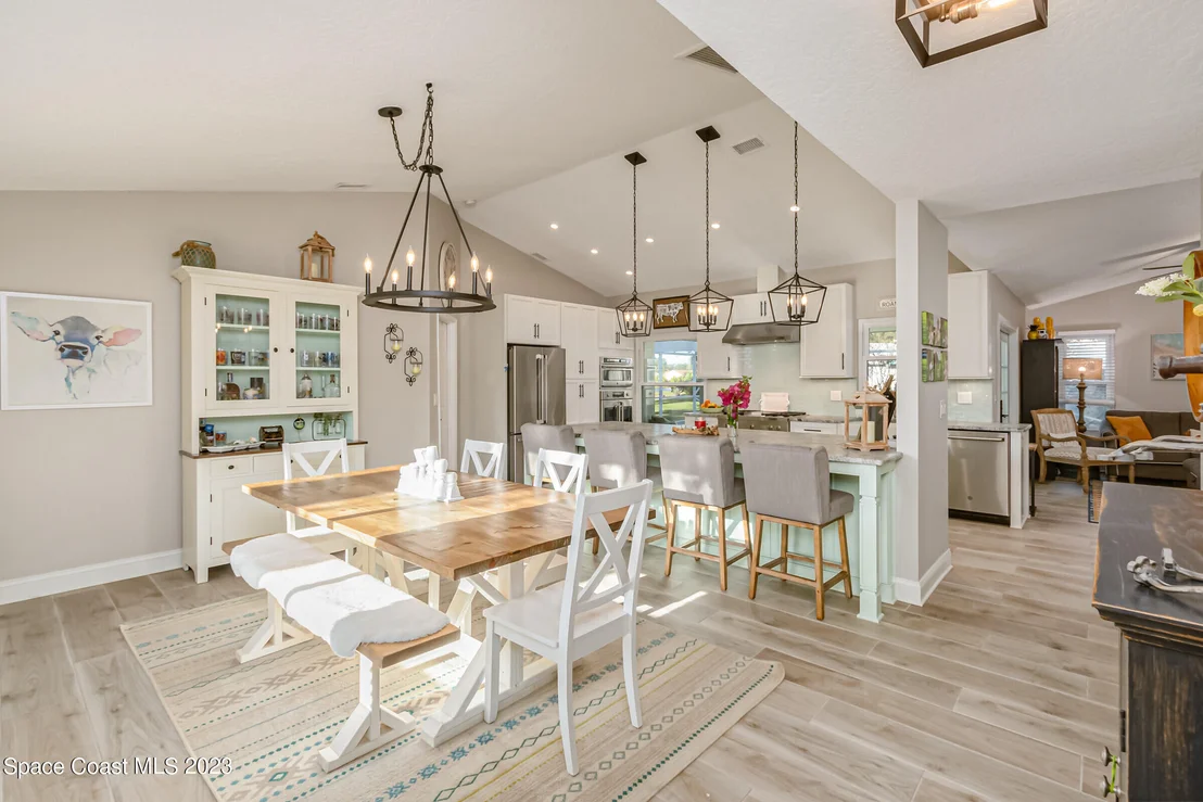 Photo of 3336 Lake View Circle