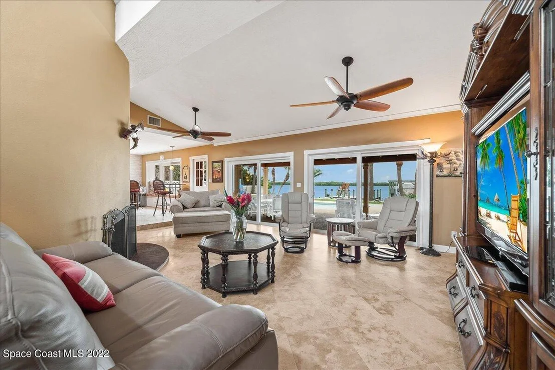 Photo of 83 W Bay Drive