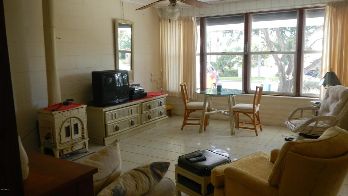 Photo of 860 Indian River Drive