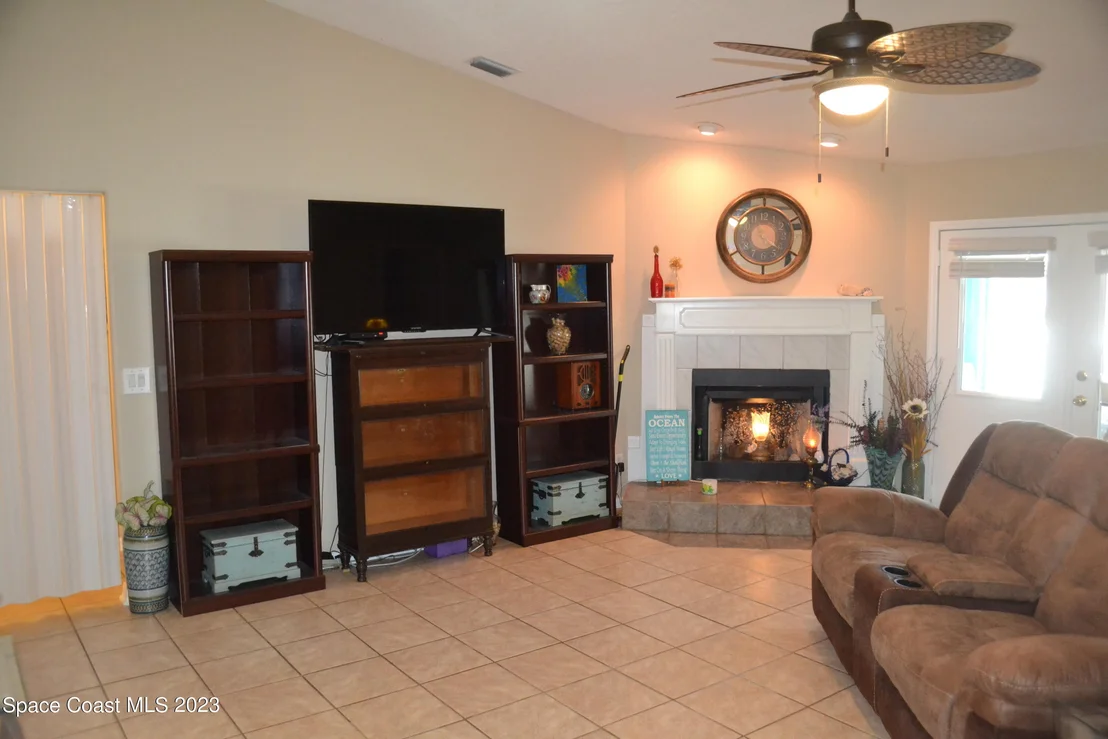 Photo of 834 Honeysuckle Drive