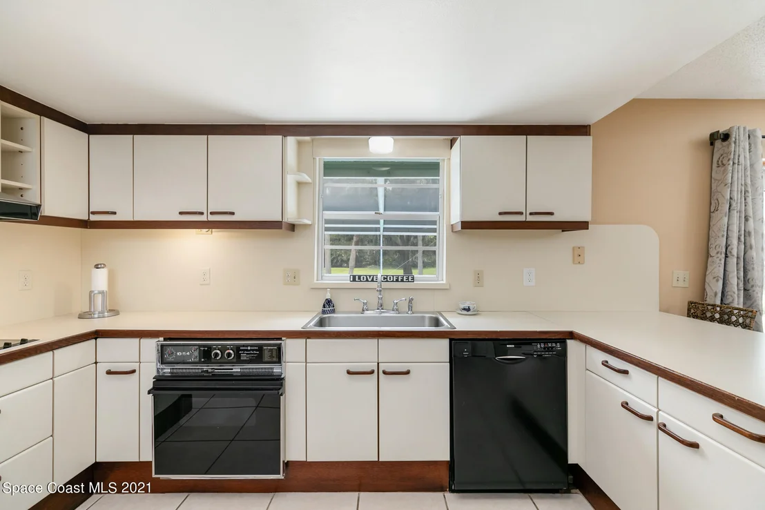 Photo of 1980 Michels Drive NE