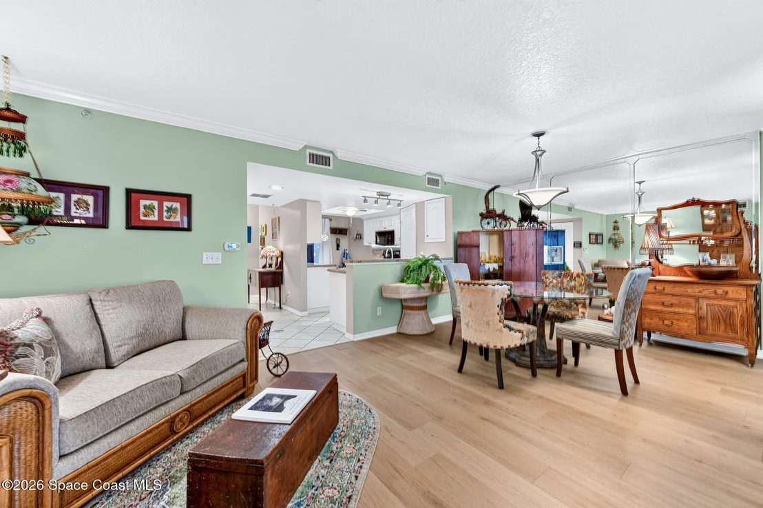 Photo of Unit A305 at 100 Riverside Drive