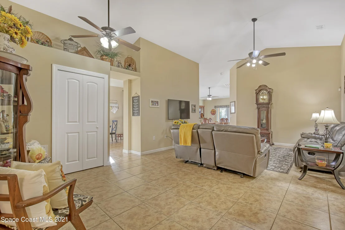 Photo of 1556 Litchfield Drive