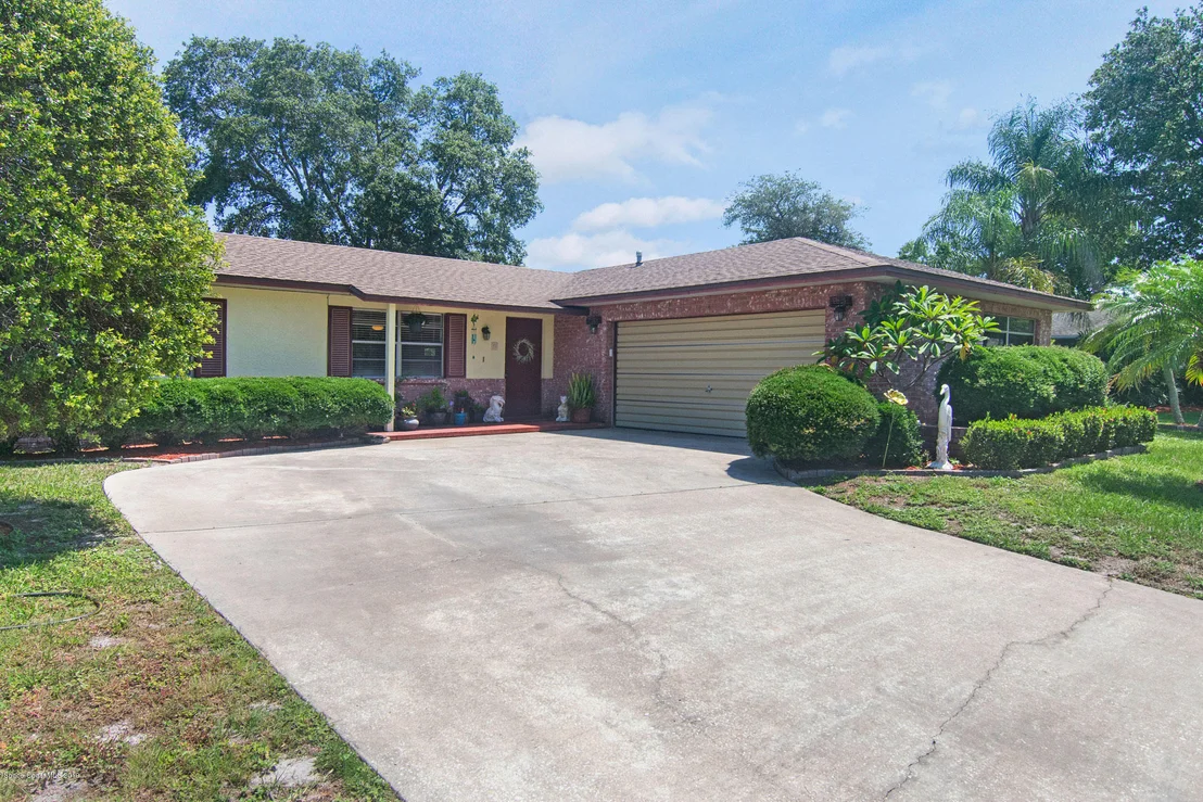 Photo of 1546 Spruce Road