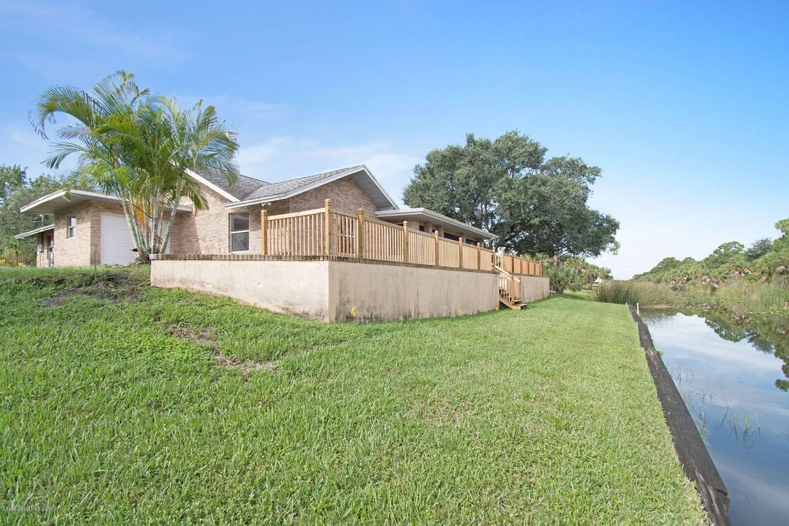 Photo of 5130 Evinrude Road