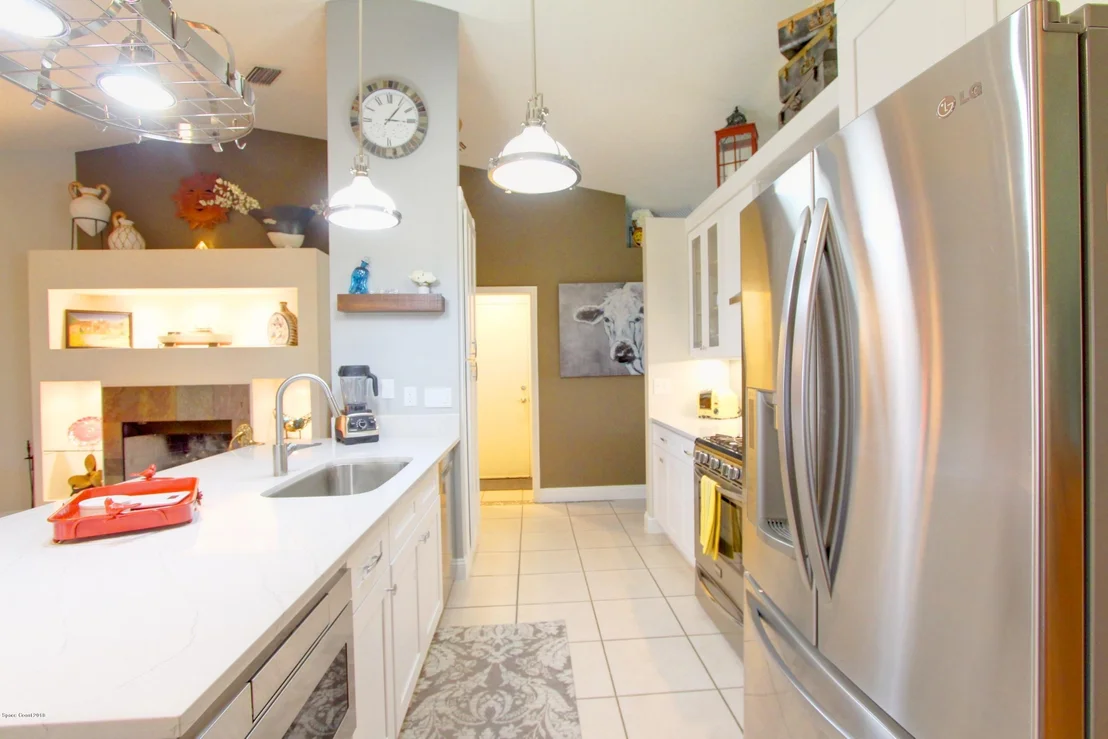 Photo of 1237 Lakeview Drive