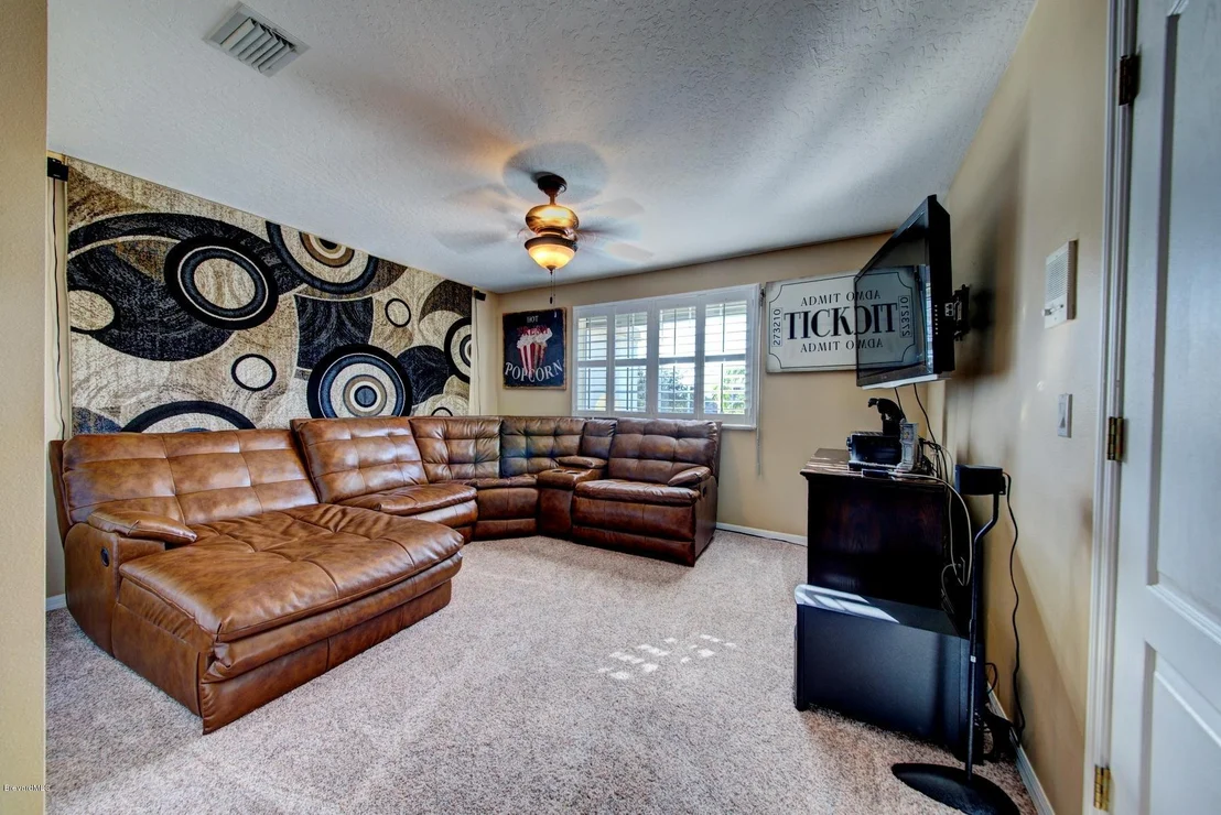 Photo of 5918 Newbury Circle