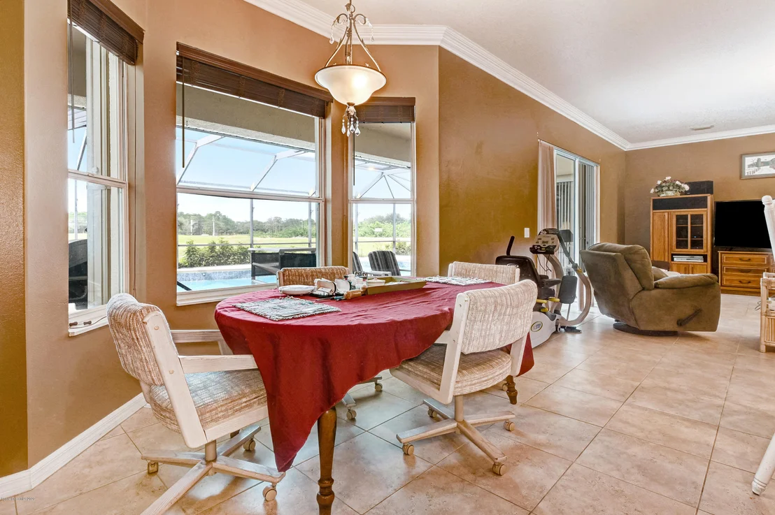 Photo of 1830 Windbrook Drive SE