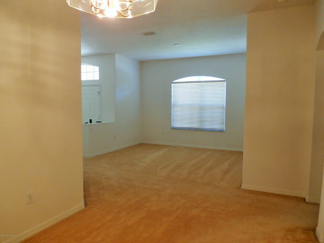 Photo of 1796 Windbrook Drive SE