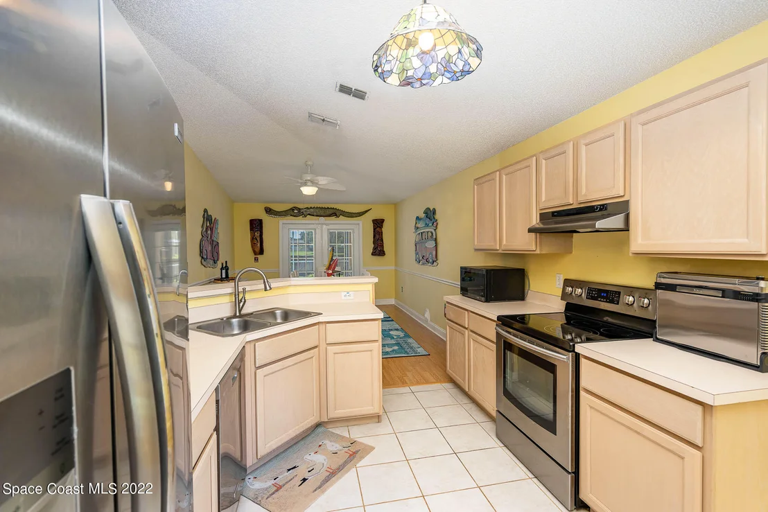 Photo of 1133 White Oak Circle
