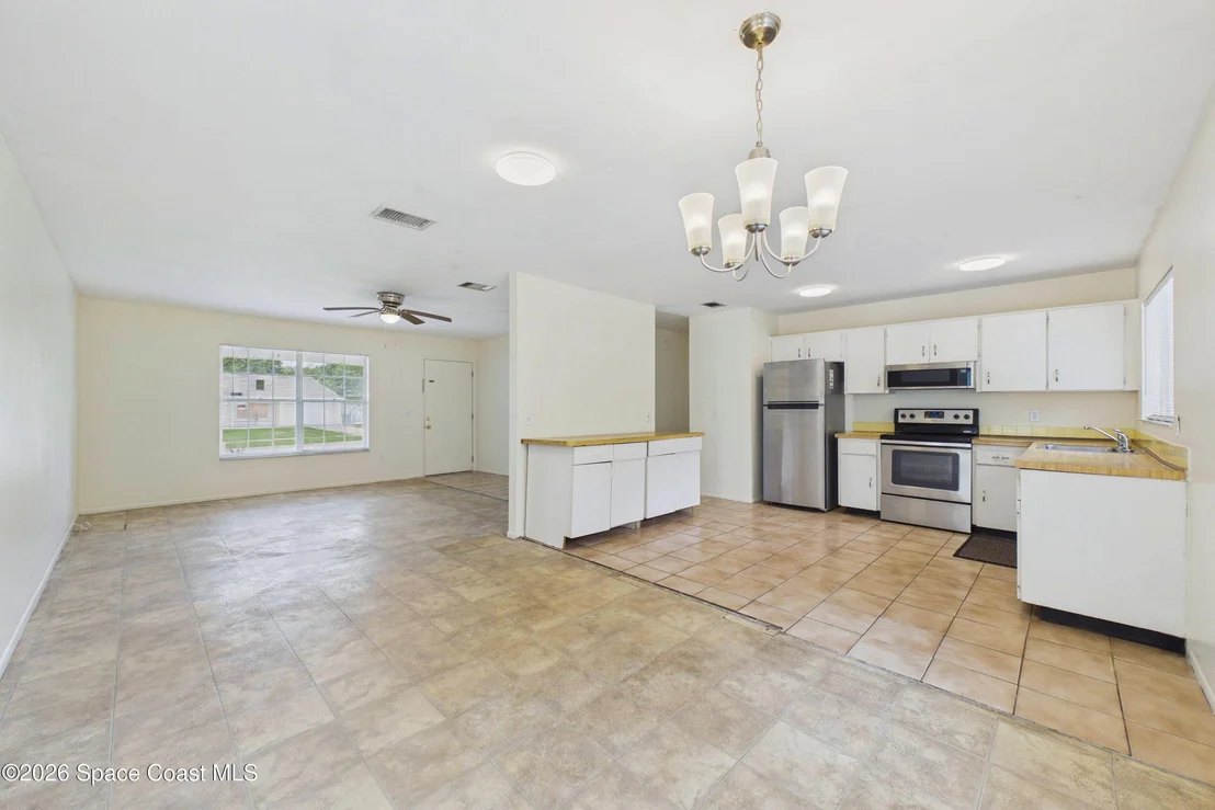 Photo of 1325 Ethel Circle NE