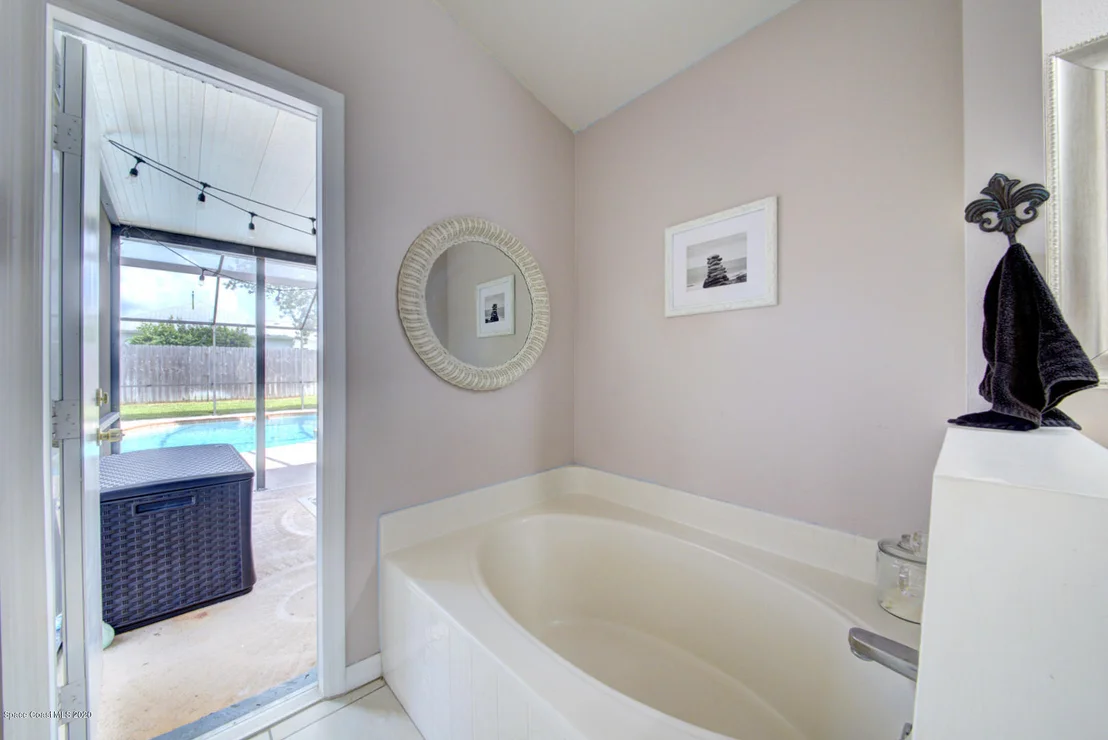 Photo of 2380 High Ridge Road