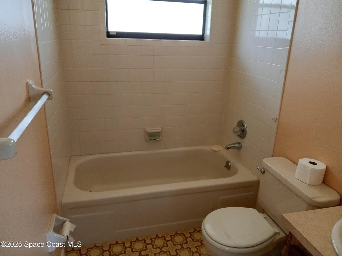Photo of 5685 Jamaica Road
