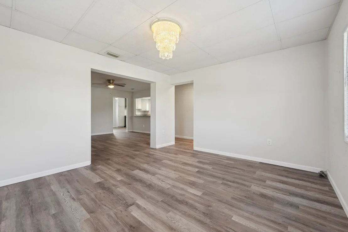 Photo of 3282 Abbott Avenue NE