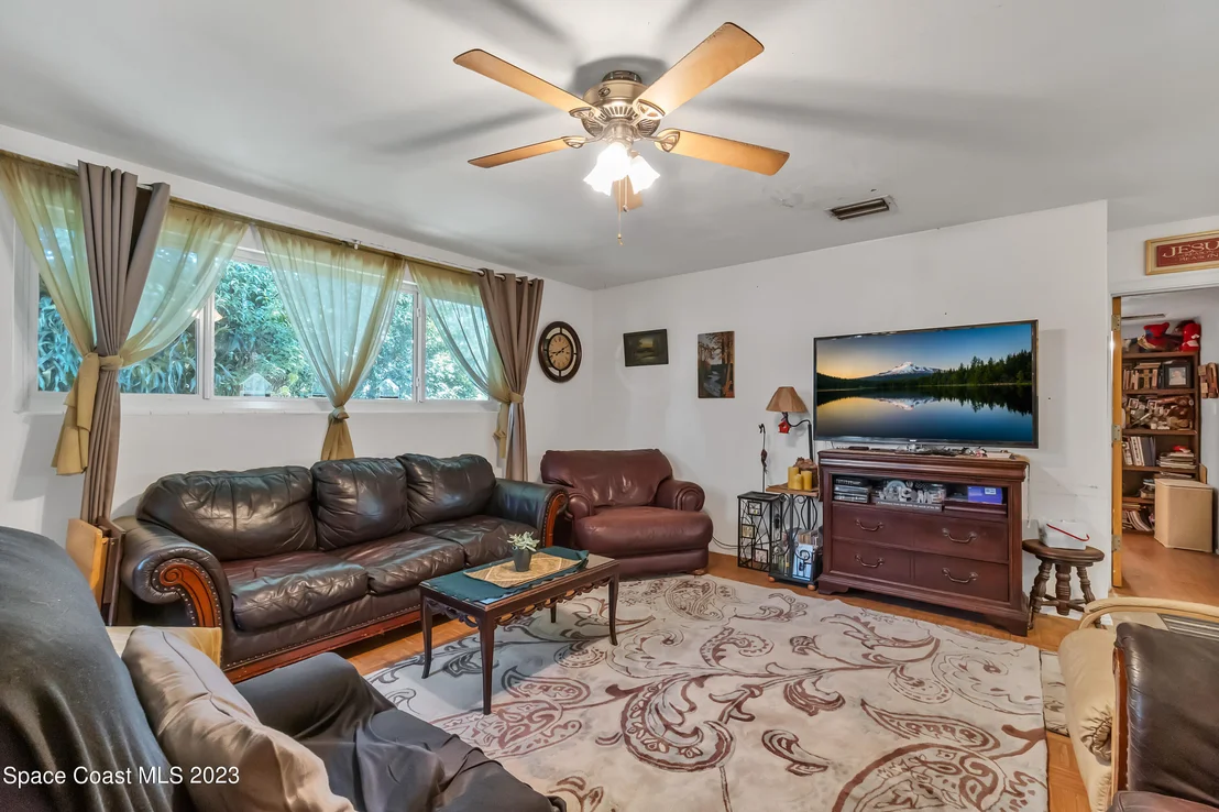 Photo of 1205 Princeton Road