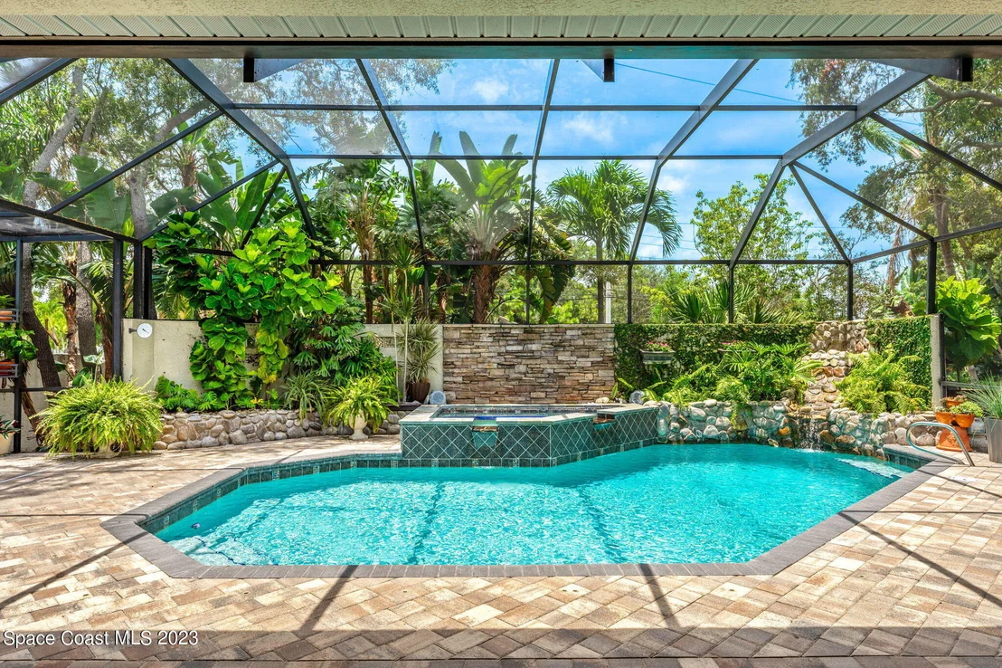 Photo of 891 Peregrine Drive