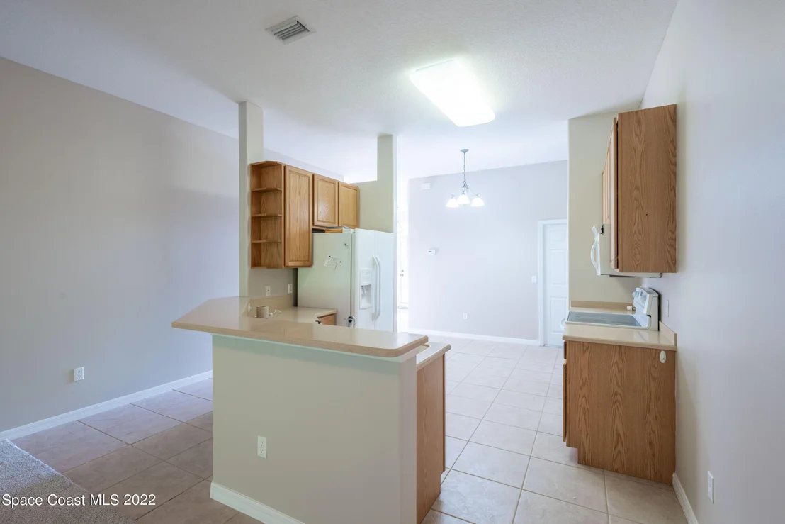 Photo of 904 Tavernier Circle NE