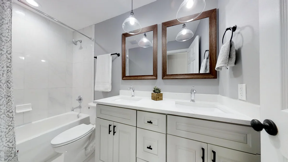 Photo of 872 Mohawk Avenue