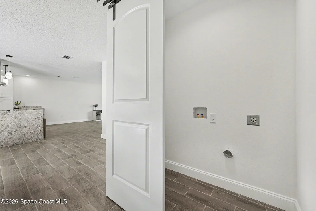 Photo of 2678 Pine Avenue