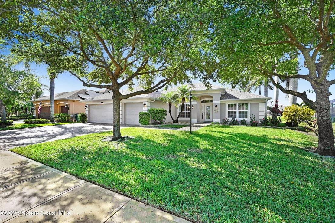 Photo of 2074 Botanica Circle