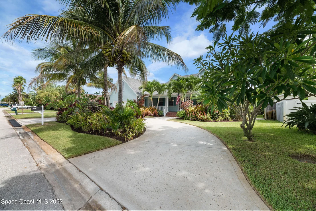 Photo of 416 Riverview Lane