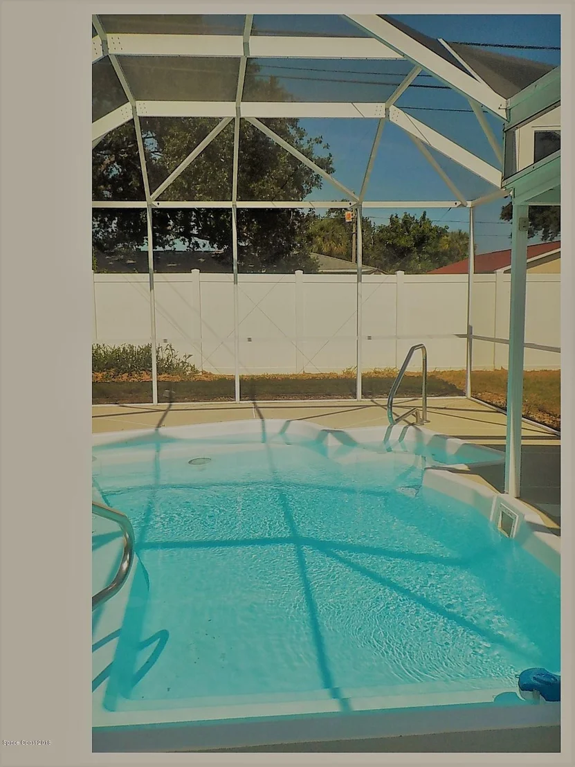 Photo of 1368 Estridge Drive