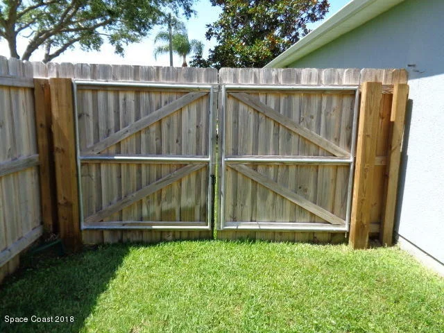 Photo of 827 Honeysuckle Drive